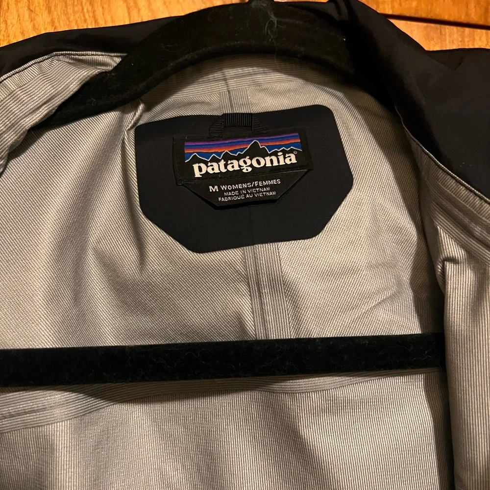 Patagonia Women's Torrentshell 3L Rain Parka - Picture 5 of 5